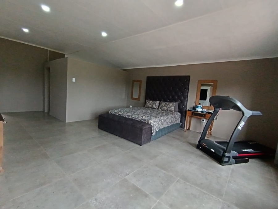Commercial Property for Sale in Colleen Glen Eastern Cape